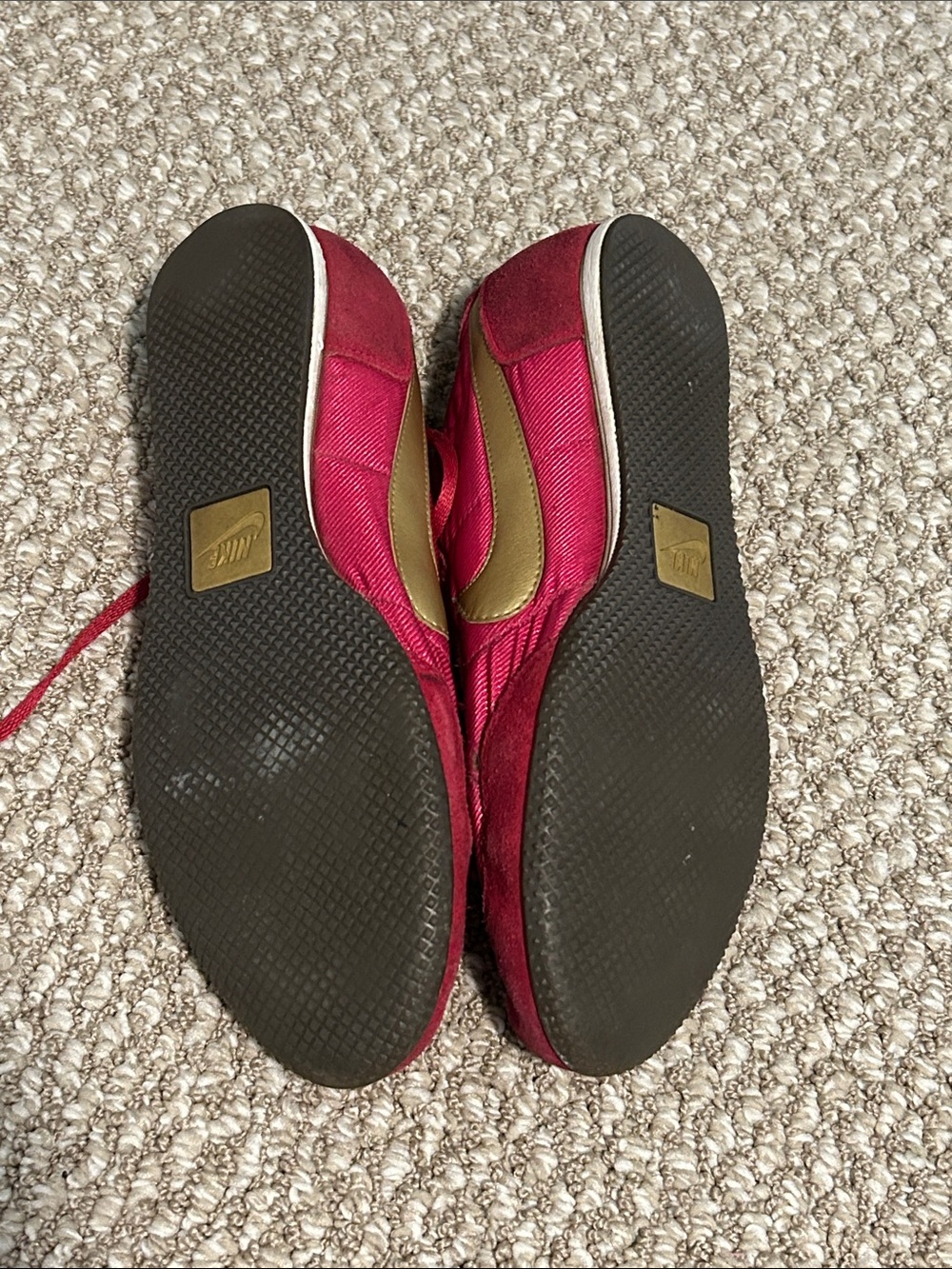 Nike Women’s pink Sneakers with Gold Swoosh - Picture 5 of 5